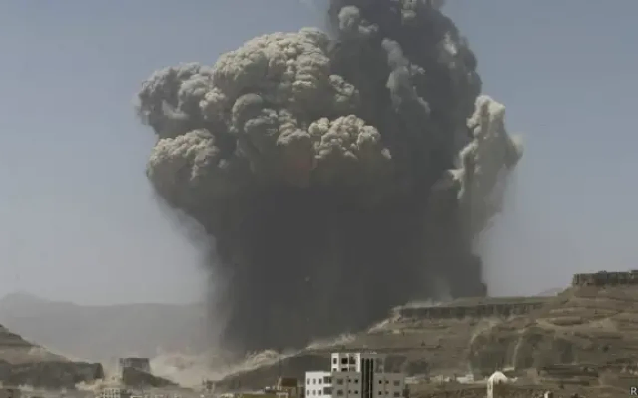 Səudiyyə Ərəbistanının rəhbərlik etdiyi koalisiya Yəmən limanını bombaladı - YENİLƏNİB
