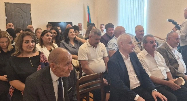 Seçilmiş şairlər "kitab"ından bir vərəq...