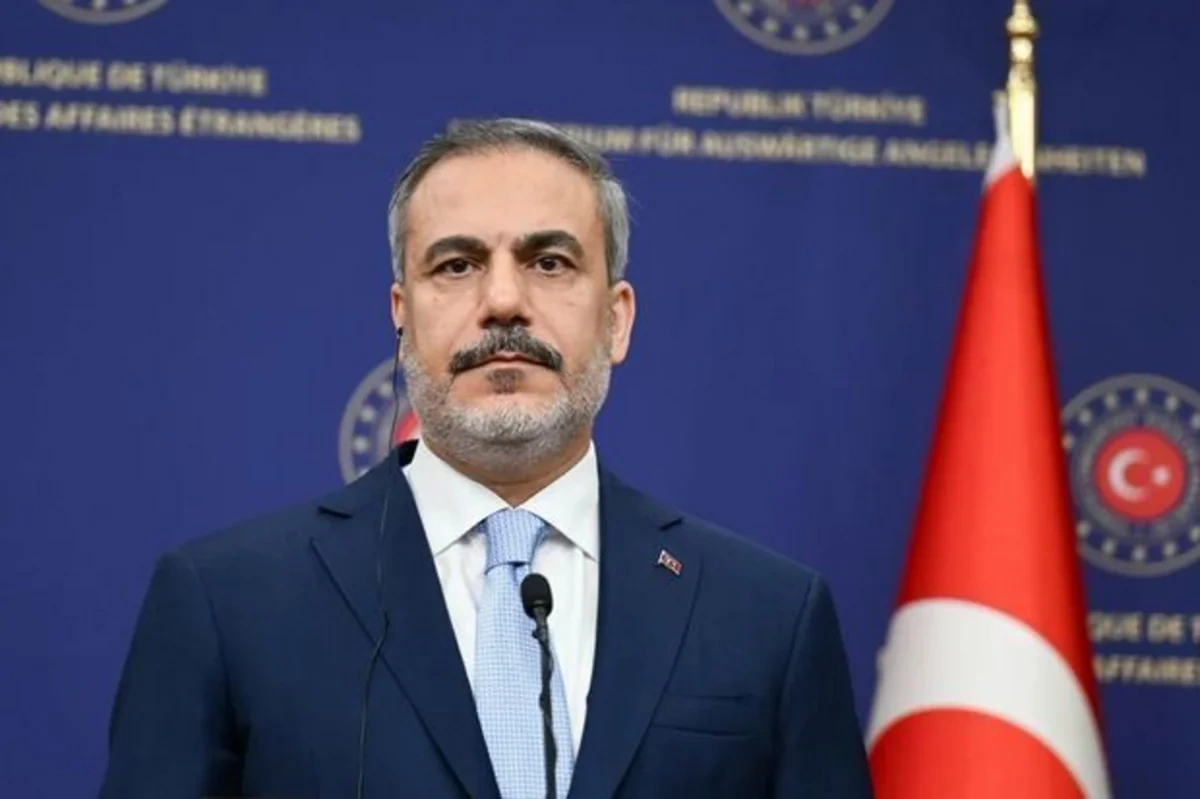 Fidan: "Türkiyə Ukrayna münaqişəsi tərəflərinə döyüşlərə moratorium təklif edib"