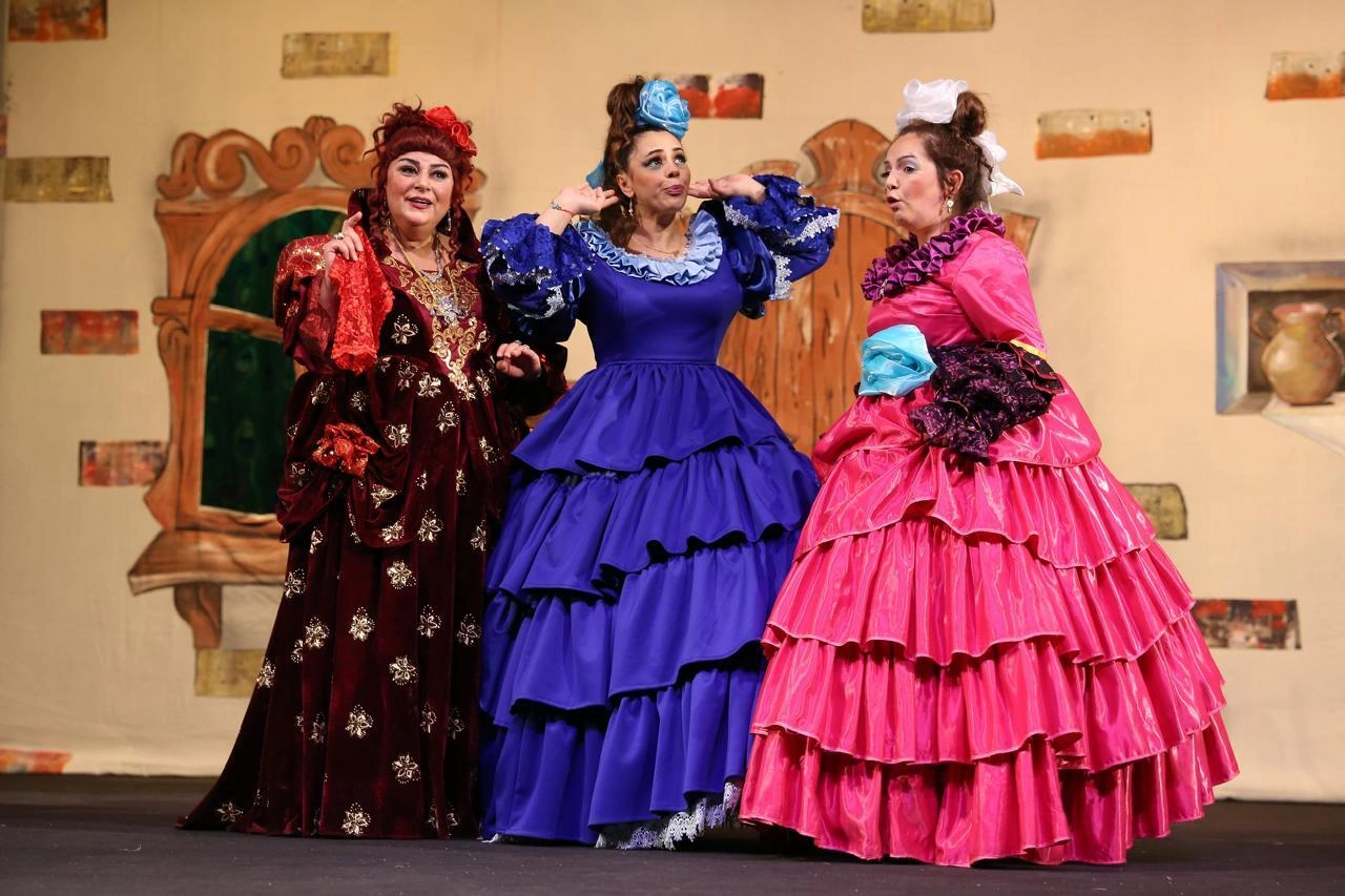 Gənc Tamaşaçılar Teatrında “Büllur başmaq” tamaşasının premyerası baş tutub - FOTO