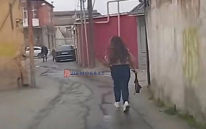 Bakıda taksi sürücüsü qadın müştərini biabır etdi — FOTOLAR
