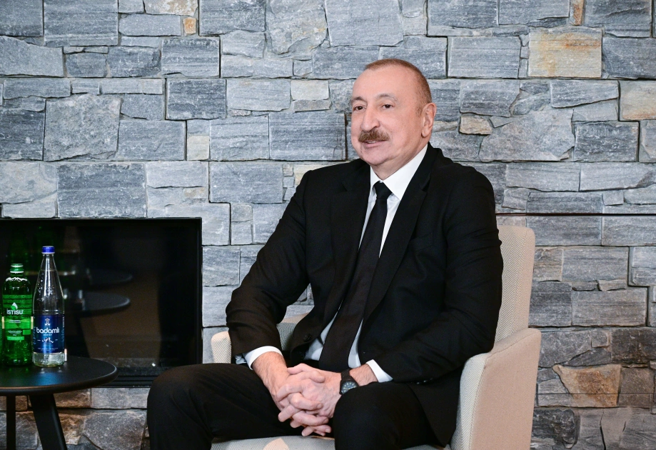 Prezident İlham Əliyev Davosda Qətərin Baş naziri və xarici işlər naziri ilə görüşüb - FOTO