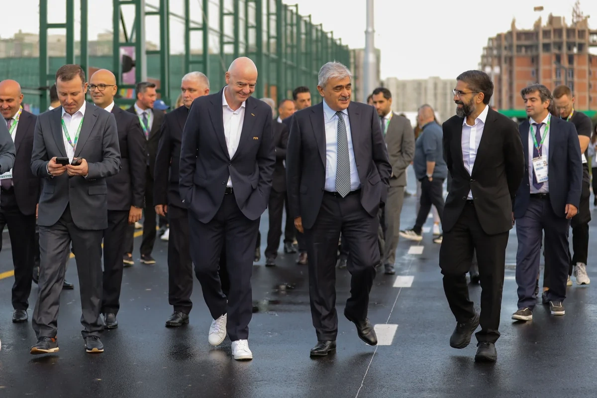 İnfantino və AFFA rəhbərliyi Hövsan Yarış Kompleksini ziyarət ediblər - FOTO