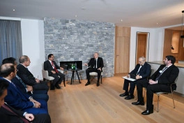 Prezident İlham Əliyev Davosda “DP World” şirkətlər qrupunun sədri və icraçı direktoru ilə görüşüb - FOTO