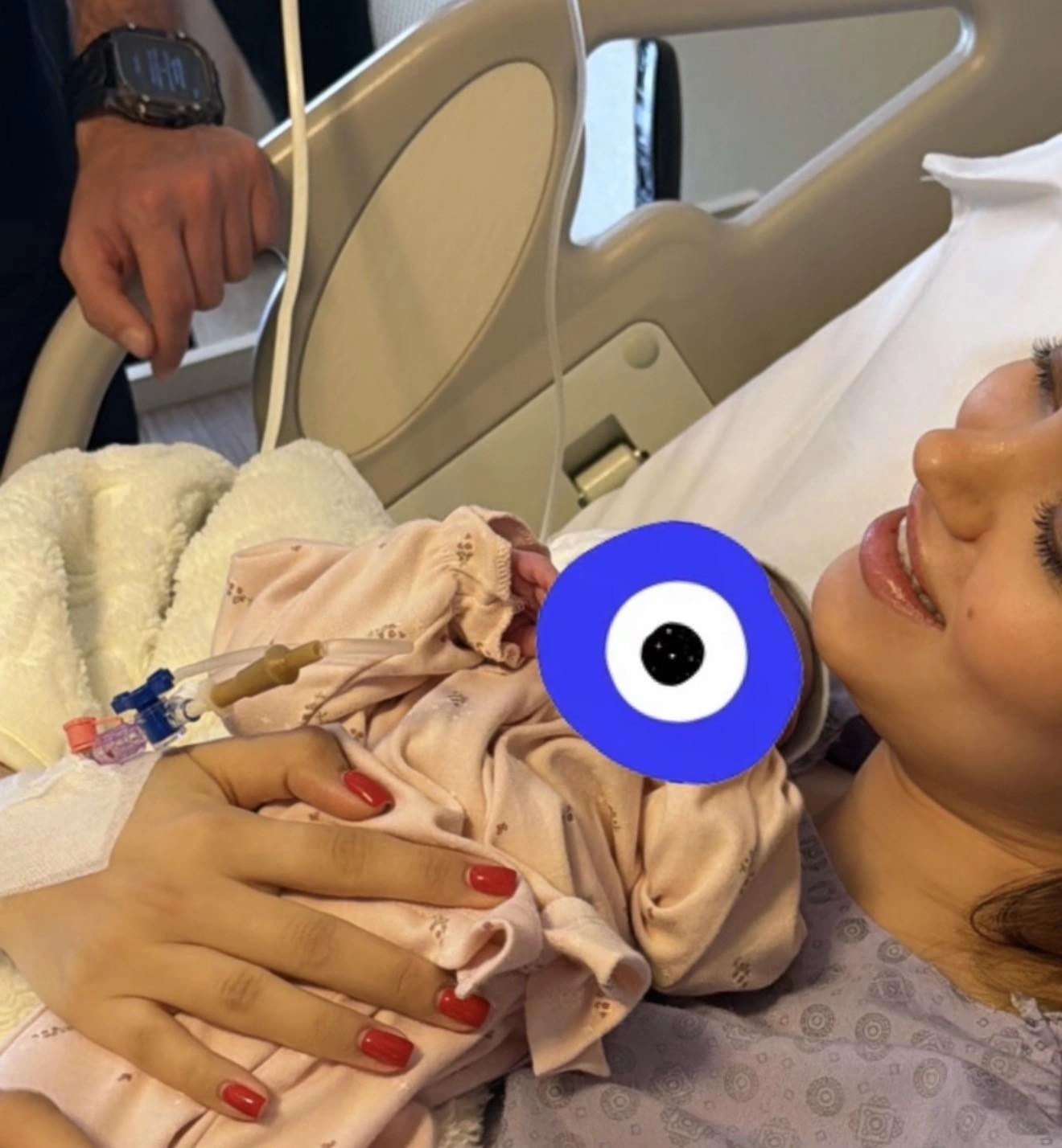 5-ci dəfə nənə olan xalq artisti: “Sevincimdən ağlayıram, nəvəmin adını deyə bilmərəm”-FOTO+ÖZƏL