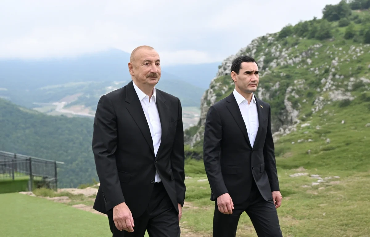 Türkmənistan prezidentinə Qarabağ atı hədiyyə edildi - FOTO