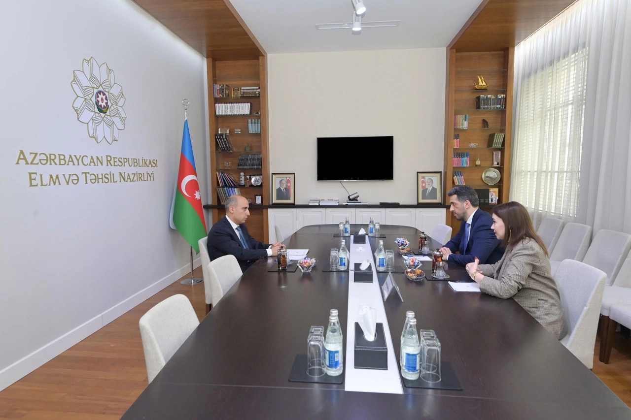 Emin Əmrullayev “Yüksəliş” müsabiqəsinin qalibləri ilə görüşdü - FOTO