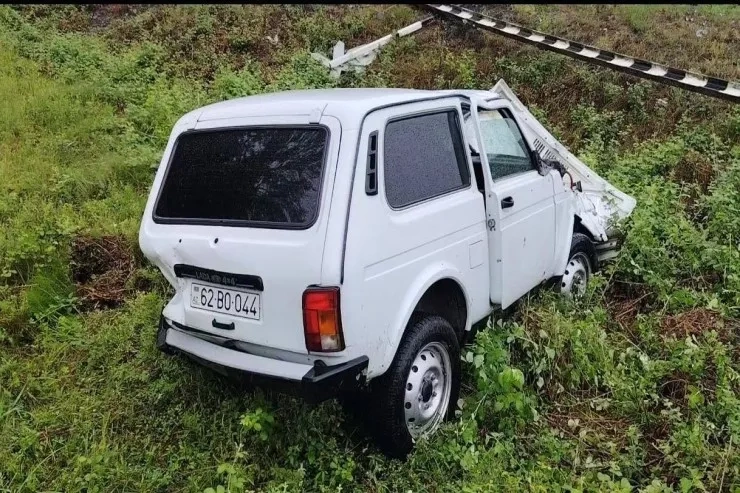 Zaqatalada "Niva" teplovozla toqquşdu: xəsarət alan var - FOTO