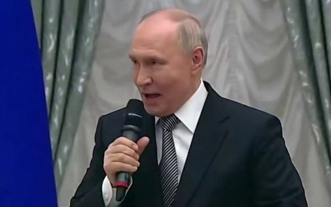 Putin işğalın şərəfinə "urra" qışqıra bilmədi...-Xoruz buraxdı...- BİABIRÇILIQ+VİDEO