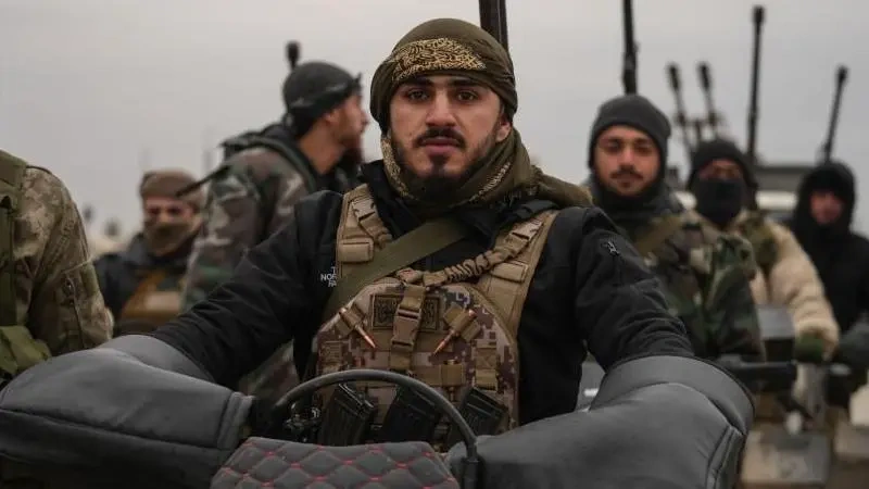 "Suriya: kürdlər geri çəkilir, ABŞ əməliyyatları davam etdirir" - BBC