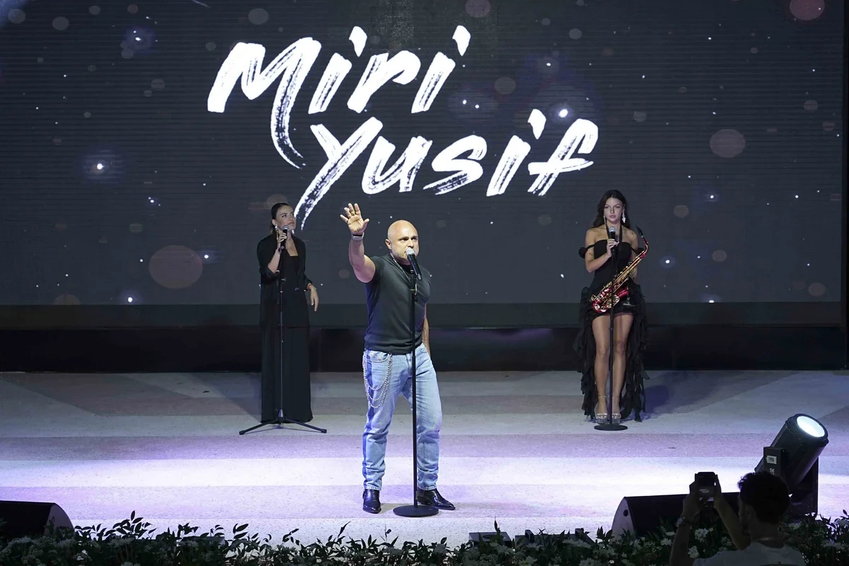 Xətaidə yüksək bal toplamış məzunlarla görüş və konsert proqramı təşkil olundu - FOTO/VİDEO