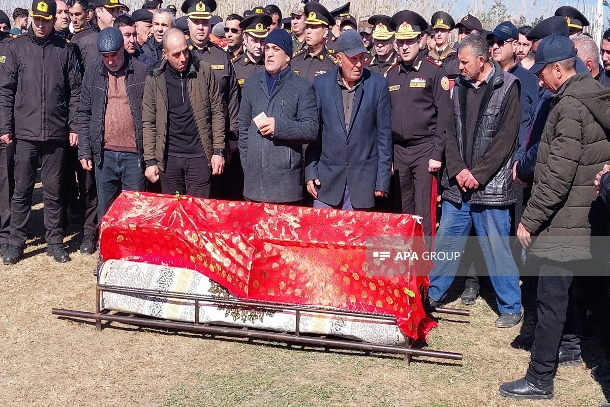 Xidməti vəzifəsini yerinə yetirərkən həlak olan FHN əməkdaşı dəfn olunub - FOTO