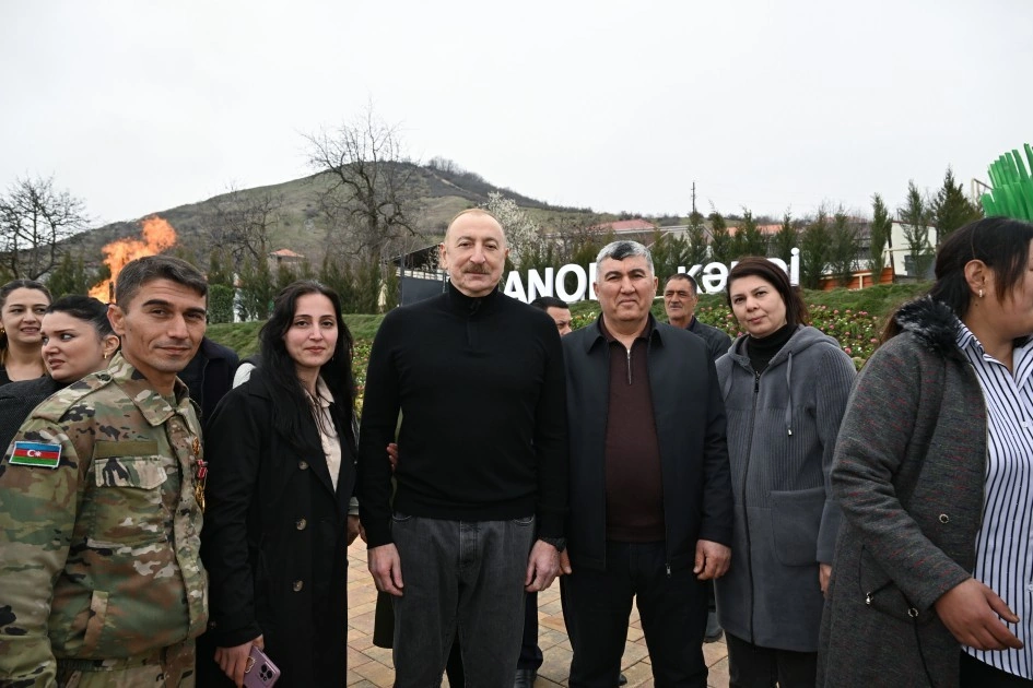 Prezident Xocavəndin Xanoba kəndində fərdi evlərin və infrastrukturun bərpa işləri ilə tanış olub - FOTO - YENİLƏNİB
