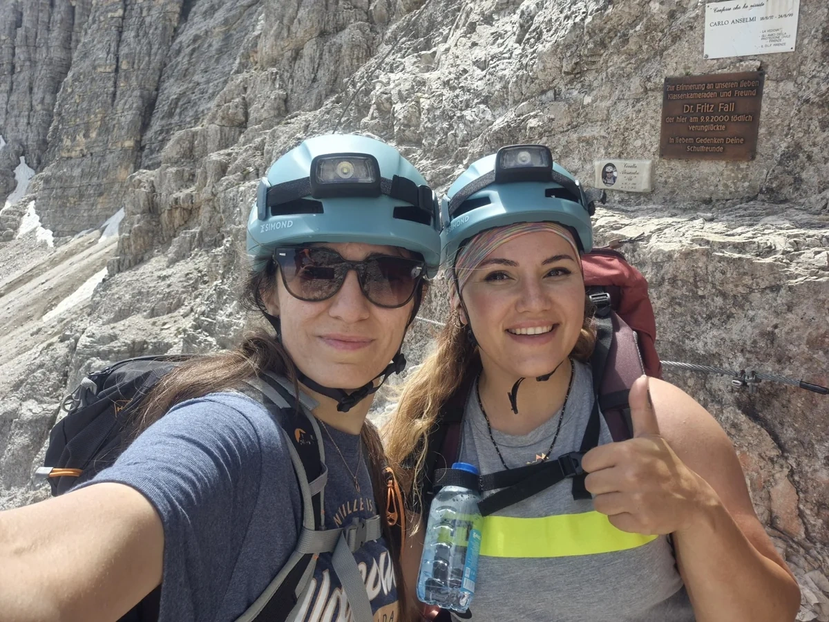 Azərbaycanlı alpinistlər İtaliyanın Dolomit dağlarında Monte Paterno zirvəsinə qalxıblar - FOTO