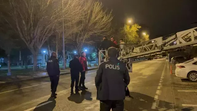 Pəncərədən çarşafla enərkən görən onları oğru sandı, sən demə onlar... - FOTOLAR