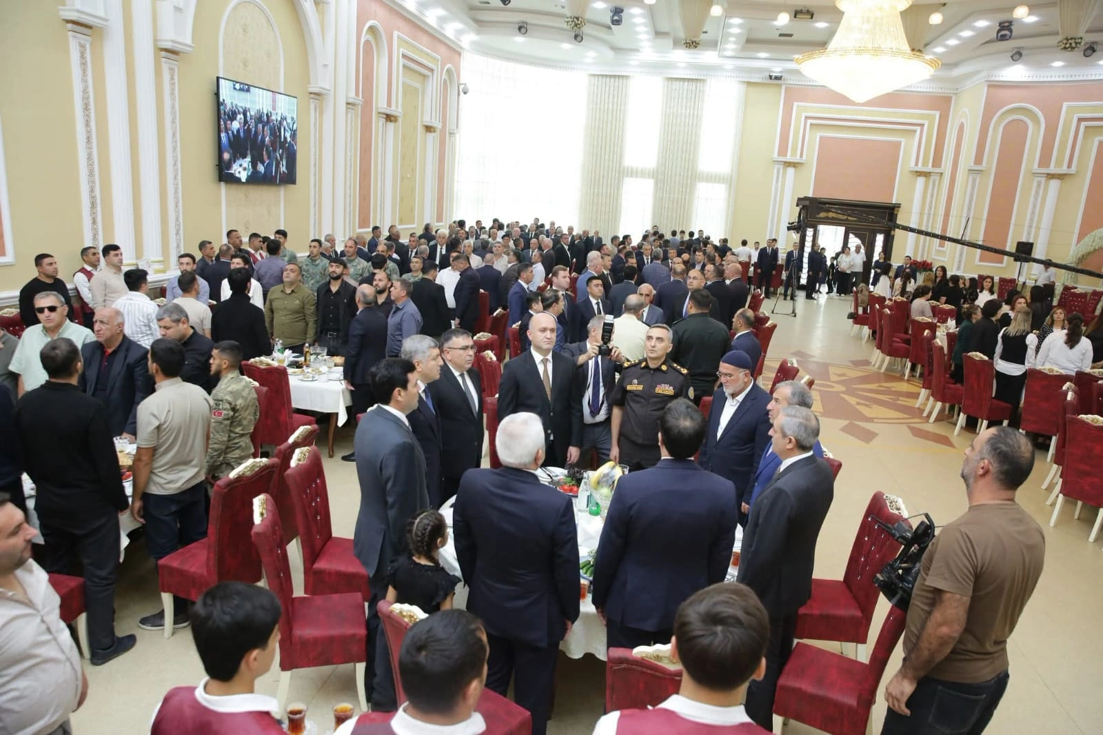 Deputat Ağalar Vəliyev şəhid ailələri ilə görüşdü, ehsan mərasimi təşkil olundu - FOTO