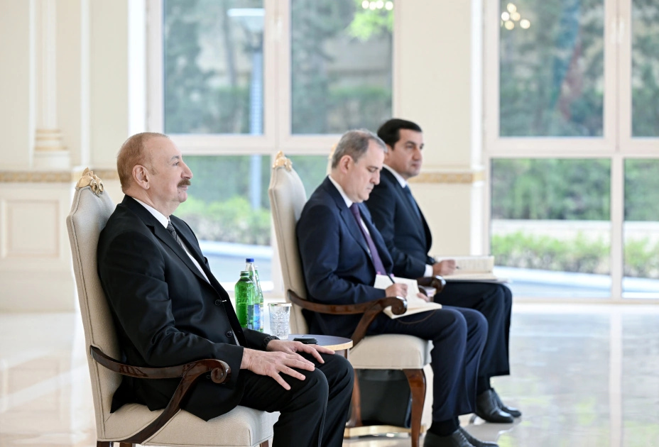 İlham Əliyev Esvatininin Azərbaycanda yeni təyin olunmuş səfirini qəbul etdi - YENİLƏNİB + FOTO