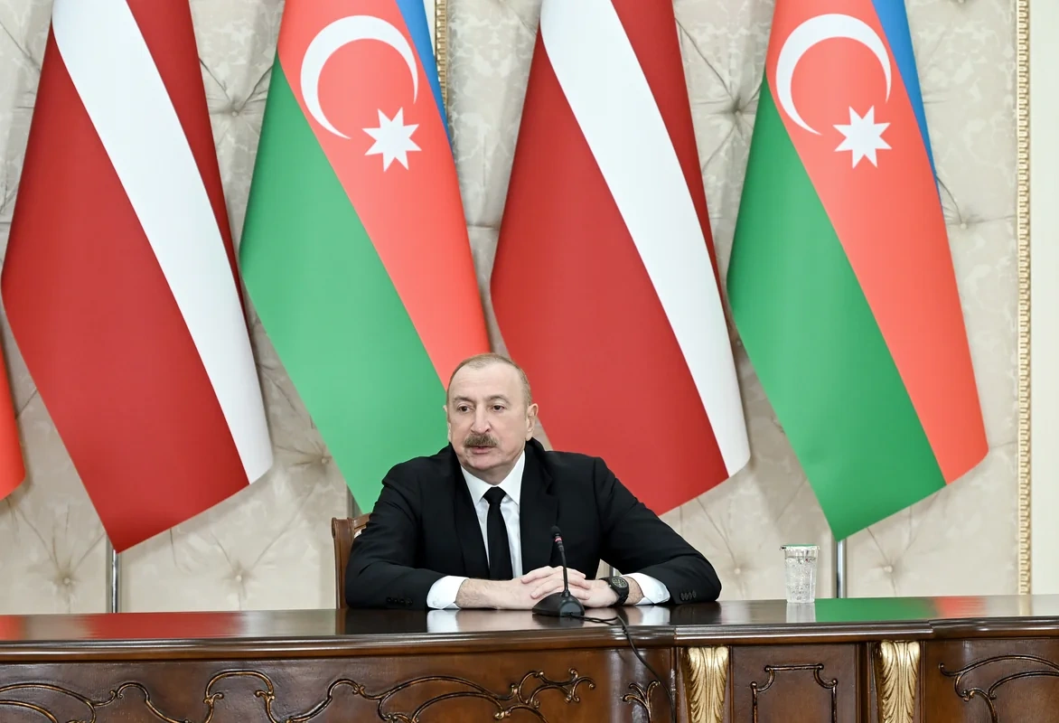 Azərbaycan və Latviya Prezidentləri mətbuata bəyanatlarla çıxış ediblər - YENİLƏNİB + FOTO