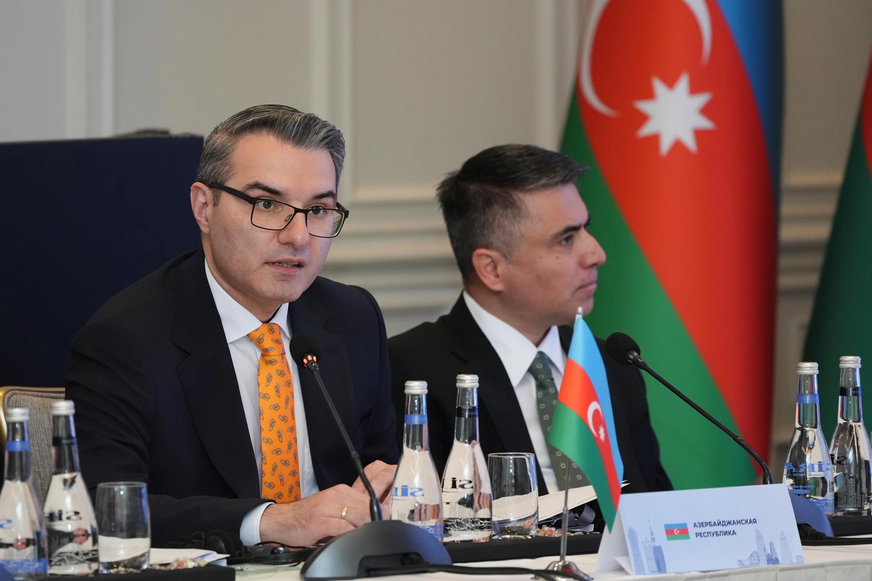 “Aktiv və sağlam uzunömürlülük: dövlət siyasəti və sosial innovasiyalar” mövzusunda dəyirmi masa keçirildi - FOTO