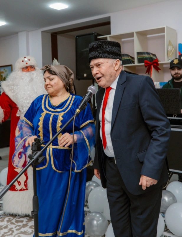 Ahıl şəxslər üçün sosial xidmət müəssisəsində Yeni il süfrəsi açılıb - FOTO