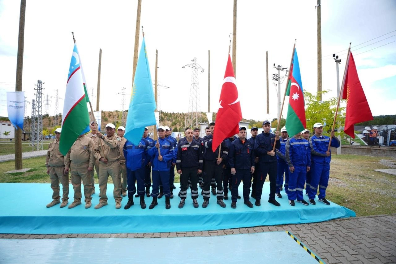 "Azərişıq" ASC-nin əməkdaşları Türkiyədə keçirilən yarışda birinci yerə layiq görülüblər - FOTOLAR