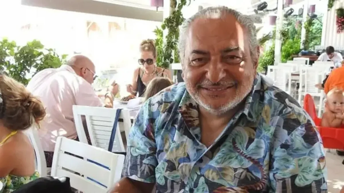 Məşhur türkiyəli teleaparıcı Reha Muhtar xəstəxanaya yerləşdirildi - FOTO