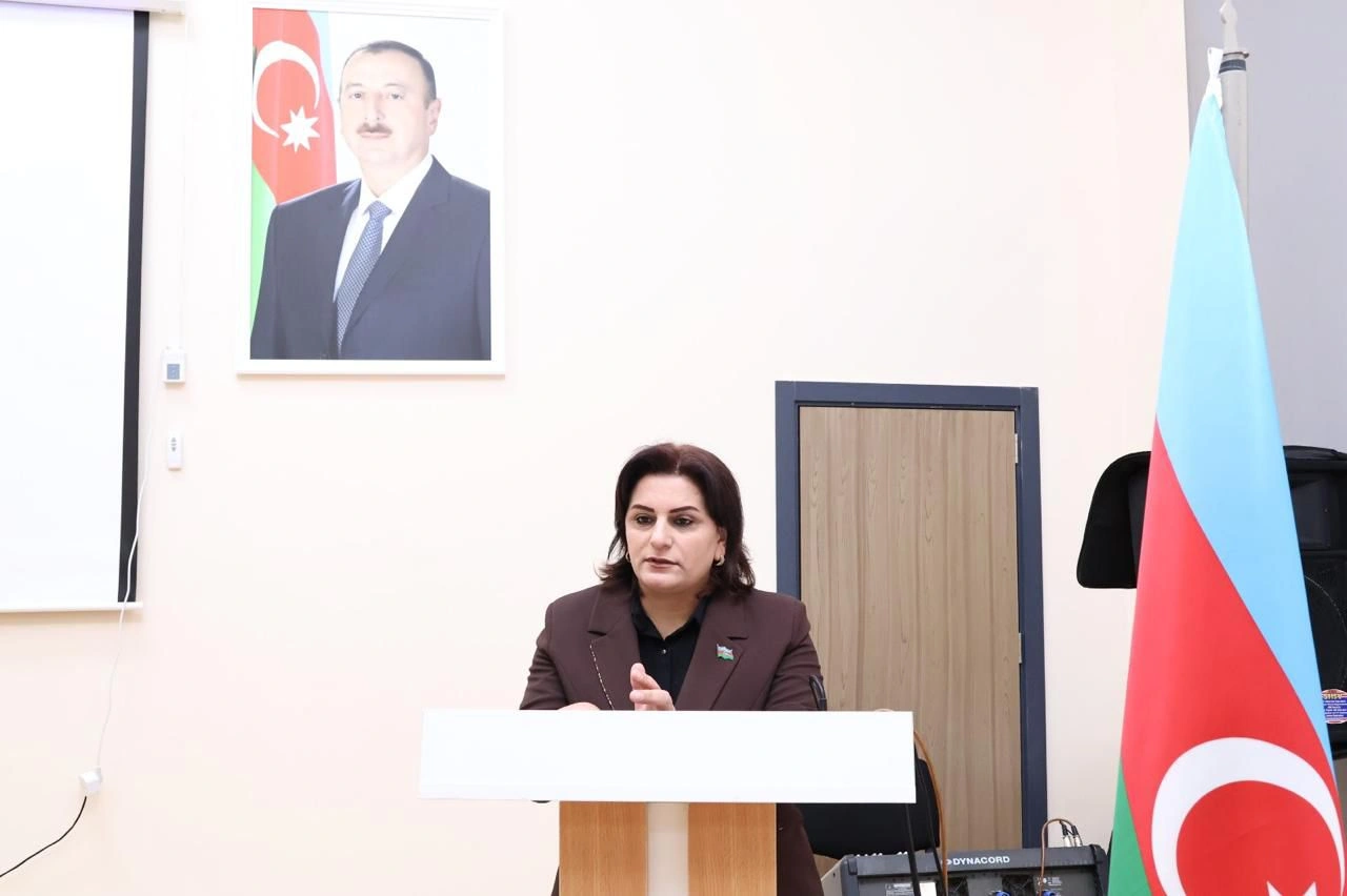 BSU-nun rektoru Astara rayonunda məktəblilərlə görüş keçirib - FOTOLAR