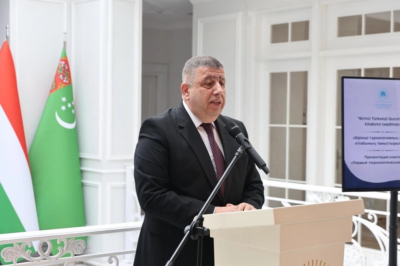 “Birinci Türkoloji Qurultay” kitabının təqdimatı keçirilib - FOTOLAR