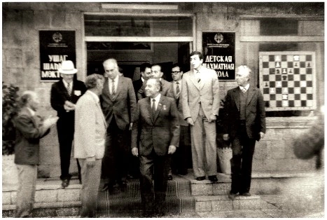 Fotoların danışdığı tarix: Ulu öndər Heydər Əliyevin diqqətində olan Naxçıvan şahmat məktəbi