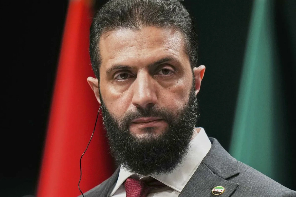 "Bloomberg": Əhməd Əl Şaraa NATO sammiti zamanı Ankaraya səfər edə bilər
