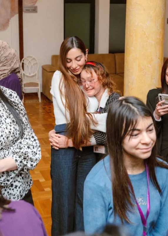 Leyla Əliyeva, Arzu Əliyeva və Alyona Əliyeva "Yaşama Dəstək" Mərkəzində olublar - FOTO