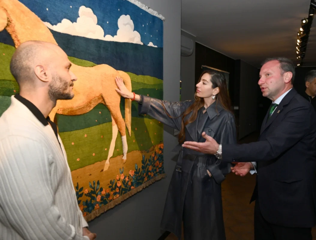 Leyla Əliyeva və Arzu Əliyeva Beynəlxalq Xalça Festivalını ziyarət ediblər - FOTO