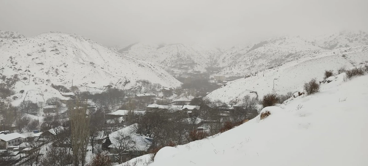 Biçənək kəndinə 43 santimetr qar yağıb - FOTOLAR
