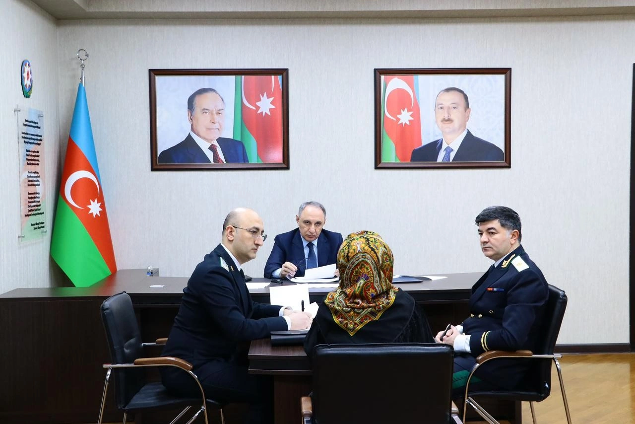 Kamran Əliyev Sabunçuda vətəndaşları qəbul etdi - FOTO