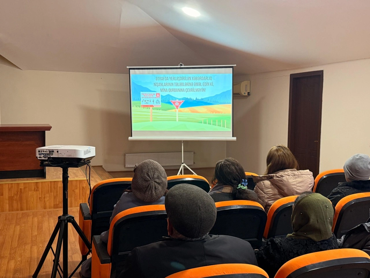 Azad edilən ərazilərə qayıdan sakinlər mina təhlükəsi ilə bağlı maarifləndirildi - FOTO
