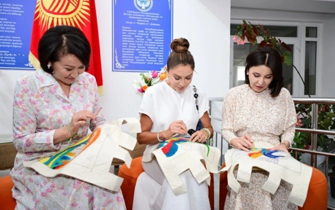 Mehriban Əliyeva Çolpon-Ata şəhərində “Altın-Balalık” sağlamlıq və reabilitasiya mərkəzi ilə tanış olub - FOTO