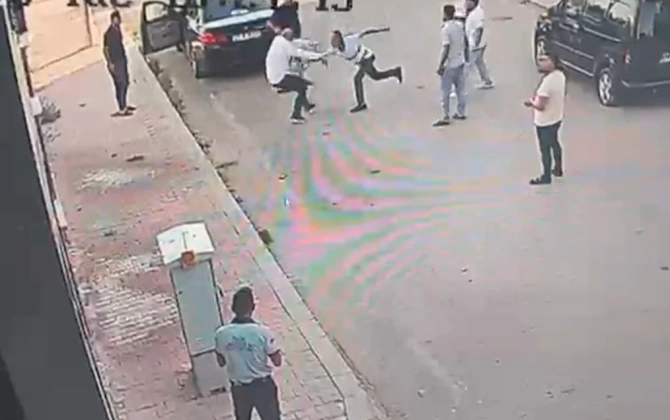 Türkiyədə deputat bıçaqlanıb