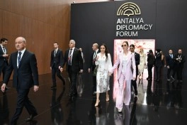Mehriban Əliyeva Antalya Diplomatiya Forumu çərçivəsində paneldə iştirak edib - FOTO