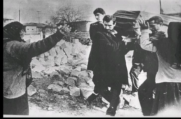 Qanlı köynək, güllə ilə deşilmiş gödəkdə, Larisanın tabutu-20 yanvar şəhidlərinin əşyalarının qorunduğu muzeydən FOTOREPORTAJ