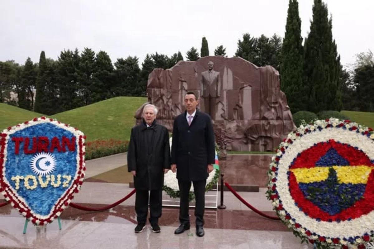 "Fənərbağça"nın nümayəndələri Heydər Əliyevin məzarını və Şəhidlər xiyabanını ziyarət ediblər - FOTO