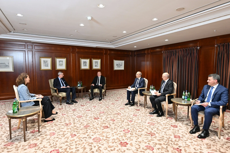 İlham Əliyev Almaniya İqtisadiyyatının Şərq Komitəsinin sədri Mixael Harms ilə görüşüb - FOTO