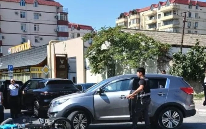 Bakıda QƏZA: "Kia" moto-kuryeri vurdu - FOTO