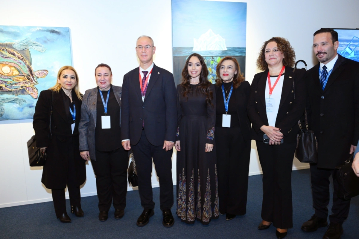 Leyla Əliyeva "Mənim dənizlərim, mənim okeanlarım" sərgisini ziyarət edib - FOTO
