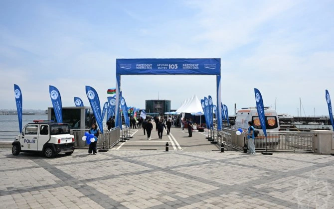 Bakı bulvarında yelkən yarışına start verilib - FOTO