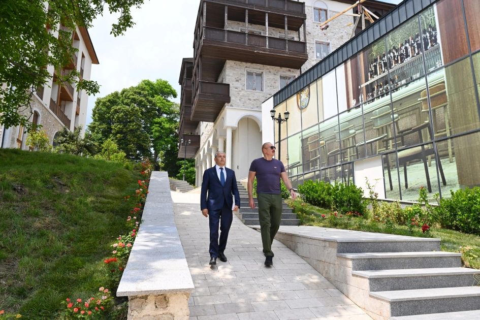Şuşanın Qarabağ küçəsində dövlət-özəl tərəfdaşlığı çərçivəsində həyata keçirilmiş işlərlə tanışlıq