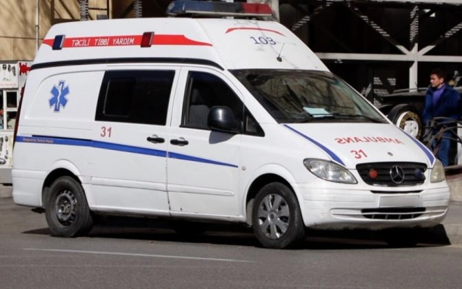 Cəlilabadda motosiklet təcili yardım maşınına çırpıldı - Xəsarət alanlar var
