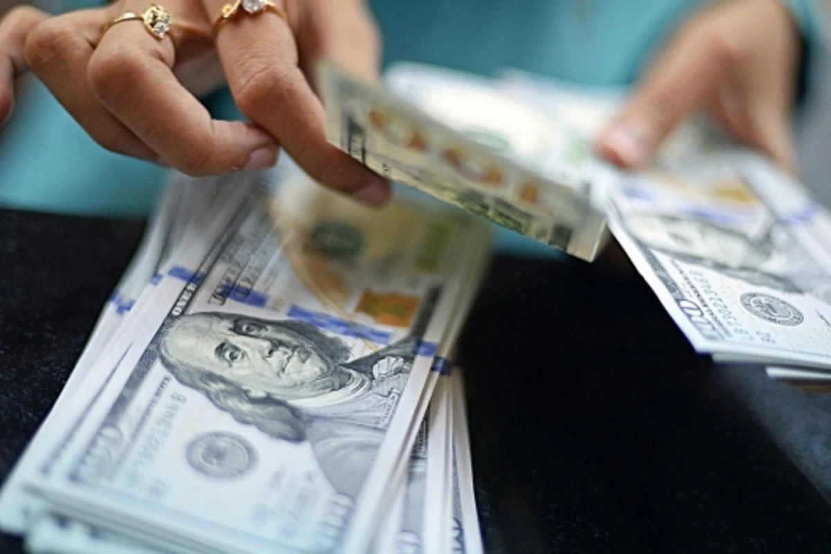 Azərbaycanda “yastıq altına” daha dollar yığmırlar - SƏBƏB BU İMİŞ