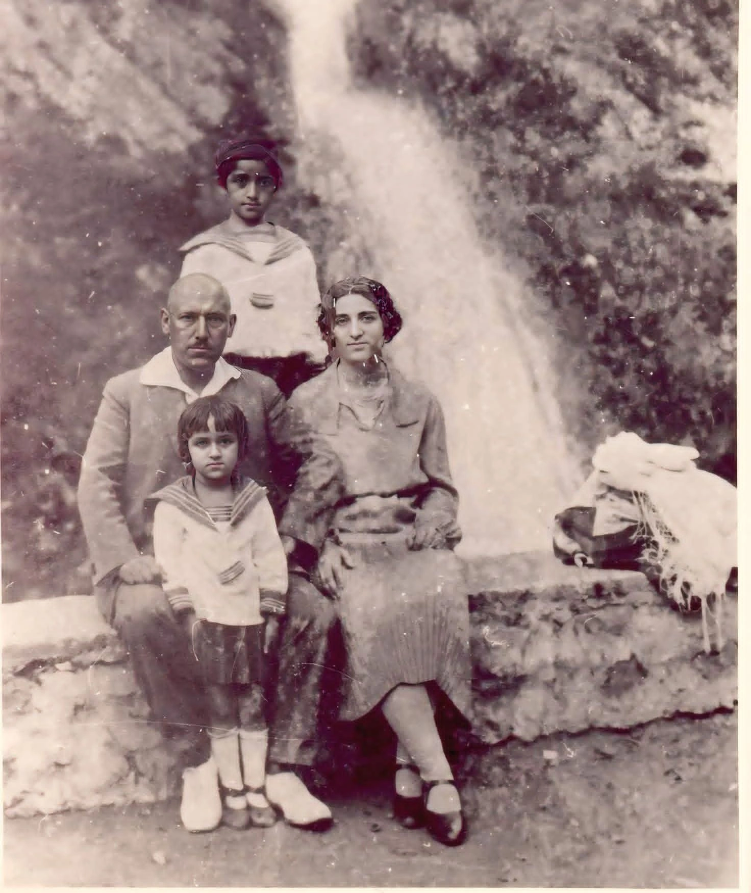 “Arxayın olun, mənə də növbə çatacaq...” - Hüseyn Cavid ailəsinə ünvanladığı son məktubda nə yazırdı?