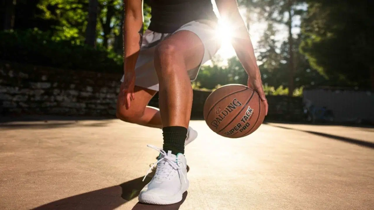 Basketbol ayaqqabıları ilə zəlzələlər arasındakı təəccüblü əlaqə: Cırıltı səsinin kodu tapıldı
