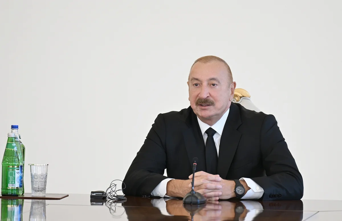 İlham Əliyev Bakıda keçirilən beynəlxalq konfransların iştirakçılarını qəbul etdi - FOTO - YENİLƏNİB
